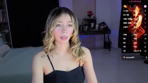 Snapshot of amelieaxie chatting on September 25, 2025, 3:21 am Isabella online show from September 25, 2025, 3:21 am