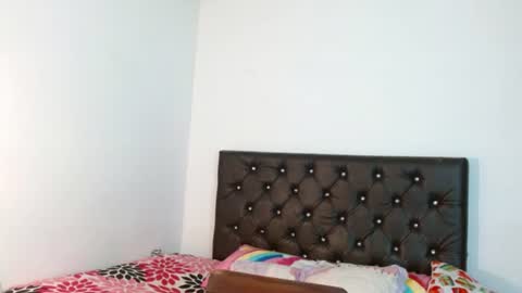 Snapshot of ameliejoness_ chatting on July 21, 2026, 7:49 pm Ameliejoness online show from July 21, 2026, 7:49 pm