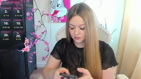 Snapshot of ameliepeach chatting on April 27, 2026, 5:16 am Amelie online show from April 27, 2026, 5:16 am