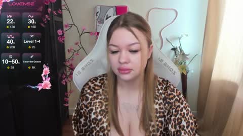 Snapshot of ameliepeach chatting on May 17, 2026, 1:25 am Amelie online show from May 17, 2026, 1:25 am