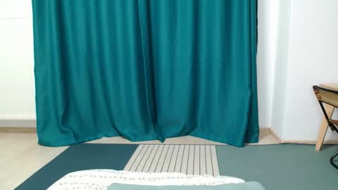 Snapshot of ameliesander chatting on May 20, 2026, 8:42 am ameliesander online show from May 20, 2026, 8:42 am