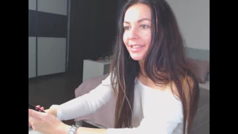 amelinamersi online show from October 19, 2025, 3:56 pm