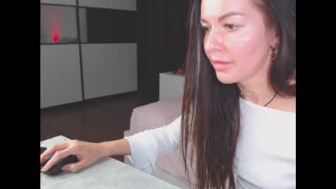 amelinamersi online show from October 21, 2025, 6:41 pm