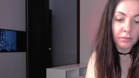 amelinamersi online show from December 2, 2025, 3:40 pm