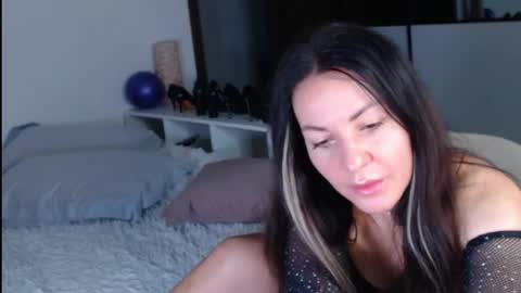 amelinamersi online show from February 19, 2026, 8:38 pm