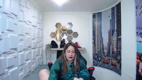 Amell Thomson online show from October 16, 2025, 11:33 am