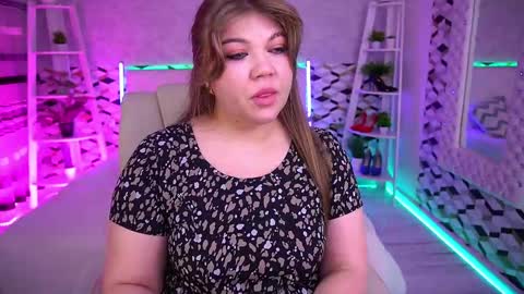 Snapshot of amellywhite chatting on June 6, 2026, 12:43 pm Alina online show from June 6, 2026, 12:43 pm
