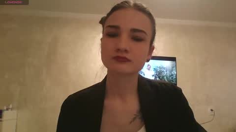 Julia  online show from March 6, 2025, 7:25 am