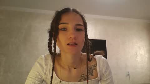 Julia  online show from October 7, 2025, 8:55 am