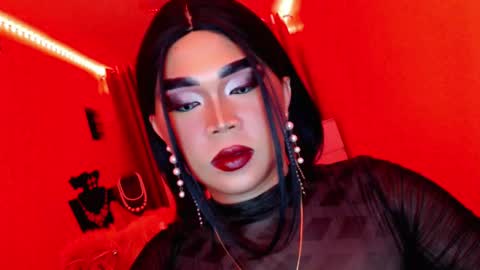 Queen Mireska online show from March 6, 2025, 4:07 pm