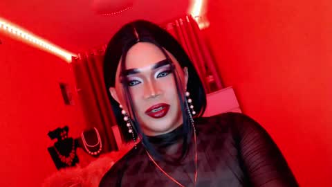 Queen Mireska online show from March 7, 2025, 5:06 pm