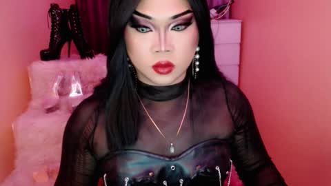 Queen Mireska online show from October 19, 2025, 2:40 pm