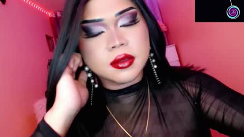 Queen Mireska online show from November 26, 2025, 4:52 pm