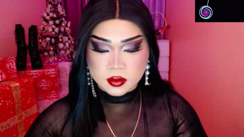 Queen Mireska online show from December 4, 2025, 2:59 pm