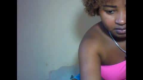amielle_01 online show from April 17, 2026, 12:30 pm