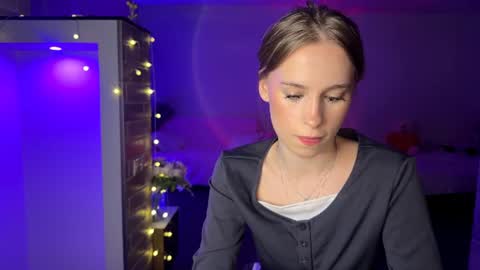 Snapshot of amily_sunray chatting on June 27, 2026, 5:07 pm Amily online show from June 27, 2026, 5:07 pm