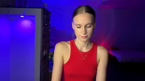 Snapshot of amily_sunray chatting on July 8, 2026, 6:23 pm Amily online show from July 8, 2026, 6:23 pm