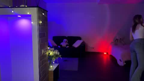 Snapshot of amily_sunray chatting on July 15, 2026, 5:18 pm Amily online show from July 15, 2026, 5:18 pm