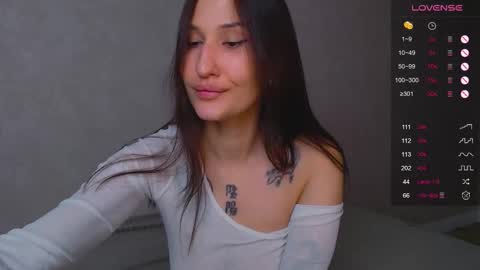 Camilla online show from November 19, 2025, 12:10 am