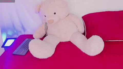 amira_princesswc online show from April 19, 2026, 7:38 pm