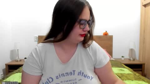 Amira Vyxen online show from November 15, 2025, 9:00 pm