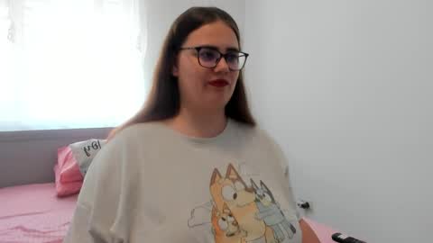 Snapshot of amiravyxen chatting on May 15, 2026, 8:10 am Amira Vyxen online show from May 15, 2026, 8:10 am