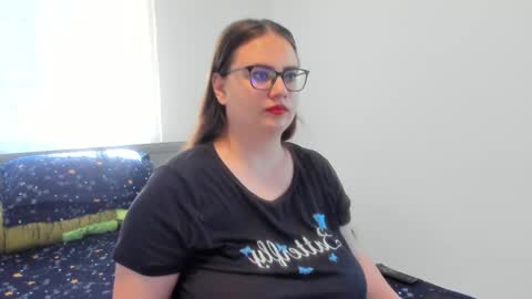 Snapshot of amiravyxen chatting on May 25, 2026, 4:51 am Amira Vyxen online show from May 25, 2026, 4:51 am