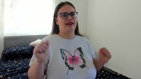 Snapshot of amiravyxen chatting on May 29, 2026, 7:39 am Amira Vyxen online show from May 29, 2026, 7:39 am