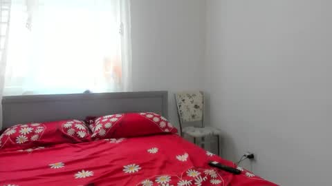 Snapshot of amiravyxen chatting on June 9, 2026, 8:15 am Amira Vyxen online show from June 9, 2026, 8:15 am