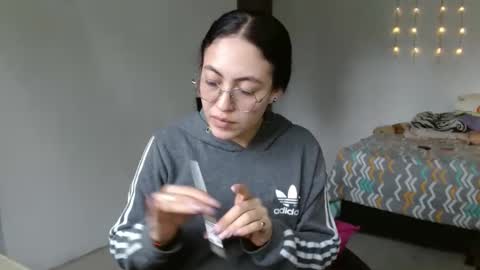 amitlu_ online show from February 3, 2025, 7:31 pm