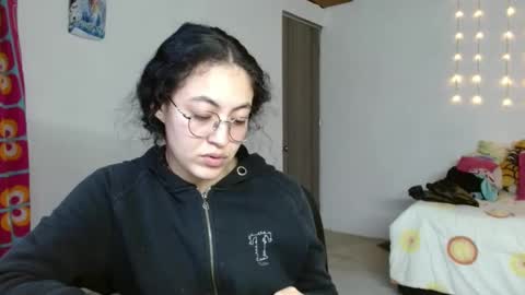 amitlu_ online show from March 3, 2025, 10:52 pm