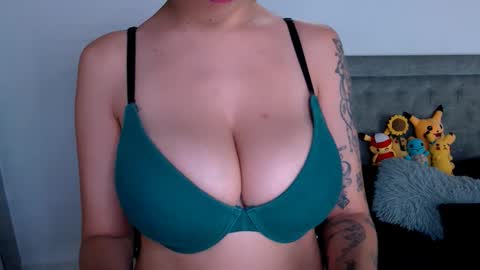 diana online show from November 14, 2025, 10:51 pm