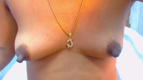 Snapshot of ammy_ronan chatting on December 5, 2025, 6:37 pm IM AMMY online show from December 5, 2025, 6:37 pm