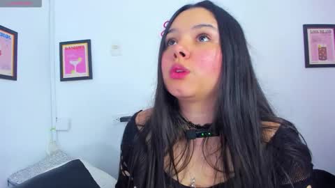 Snapshot of ammy_v chatting on November 25, 2025, 4:34 am Lu online show from November 25, 2025, 4:34 am