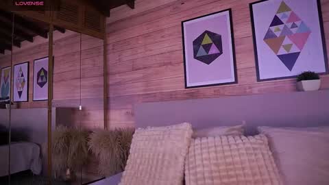 Ammy Scott  online show from December 3, 2025, 7:45 pm