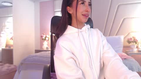 Sophi online show from December 4, 2024, 2:15 pm