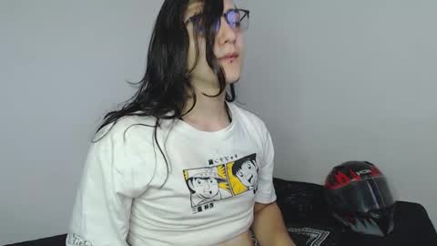 Snapshot of amoneth_xx chatting on December 1, 2025, 8:47 pm Amoneth online show from December 1, 2025, 8:47 pm