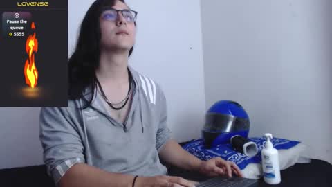 Snapshot of amoneth_xx chatting on December 4, 2025, 6:49 pm Amoneth online show from December 4, 2025, 6:49 pm