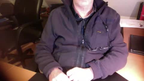 Amor2200 online show from February 17, 2025, 6:37 pm