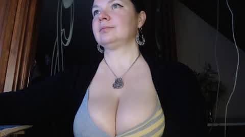 amorelara online show from January 28, 2025, 4:50 am