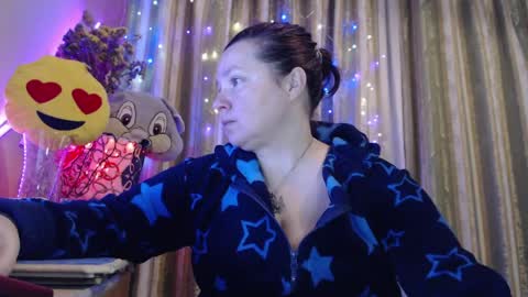 amorelara online show from April 9, 2026, 2:44 am