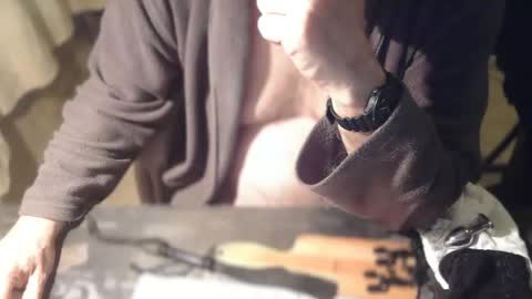 amslave4f online show from October 17, 2025, 8:06 am