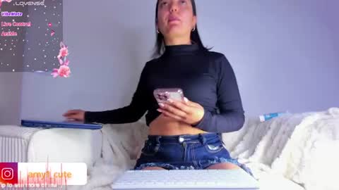 Snapshot of amy1cute chatting on July 26, 2026, 2:20 am Amy online show from July 26, 2026, 2:20 am