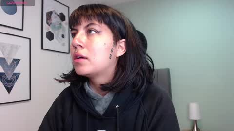 Amy 3 online show from September 16, 2025, 4:13 am