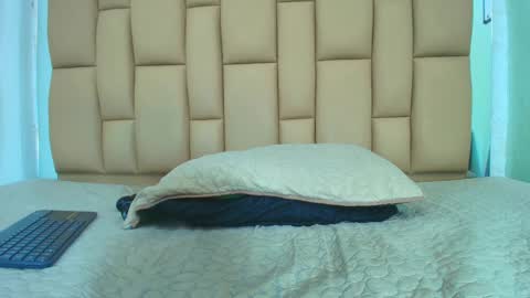 amy__wats0n online show from February 1, 2025, 1:23 am