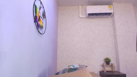 amy__wats0n online show from December 19, 2025, 7:10 pm