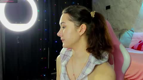 Amy follow me  online show from March 4, 2026, 1:11 am