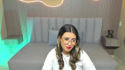 Amy Estrellita online show from April 16, 2026, 12:06 pm