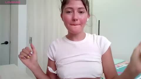 Snapshot of amy_innocent_ chatting on June 25, 2026, 8:35 pm Amy online show from June 25, 2026, 8:35 pm