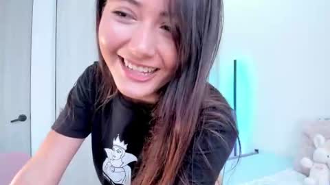 Snapshot of amy_innocent_ chatting on July 19, 2026, 7:17 pm Amy online show from July 19, 2026, 7:17 pm